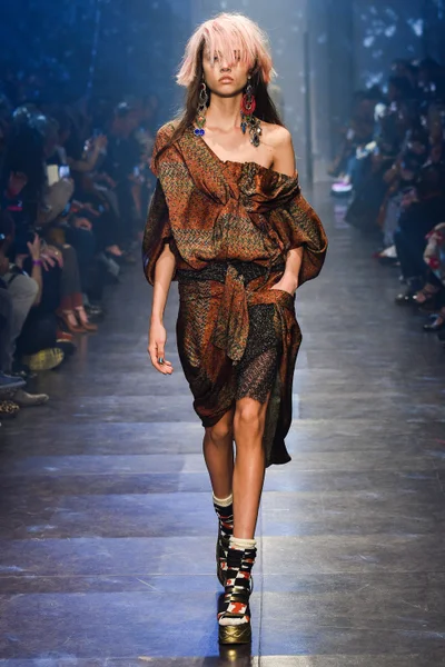 Look 32